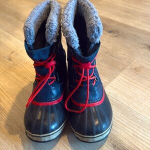 Sorrel waterproof boots for kids size 3